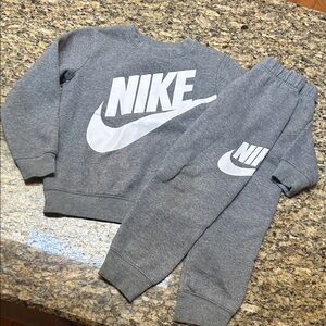 Nike Kids Gray Sweatpants and Sweatshirt Set
